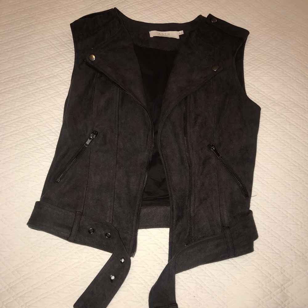 ASTR Motto Vest